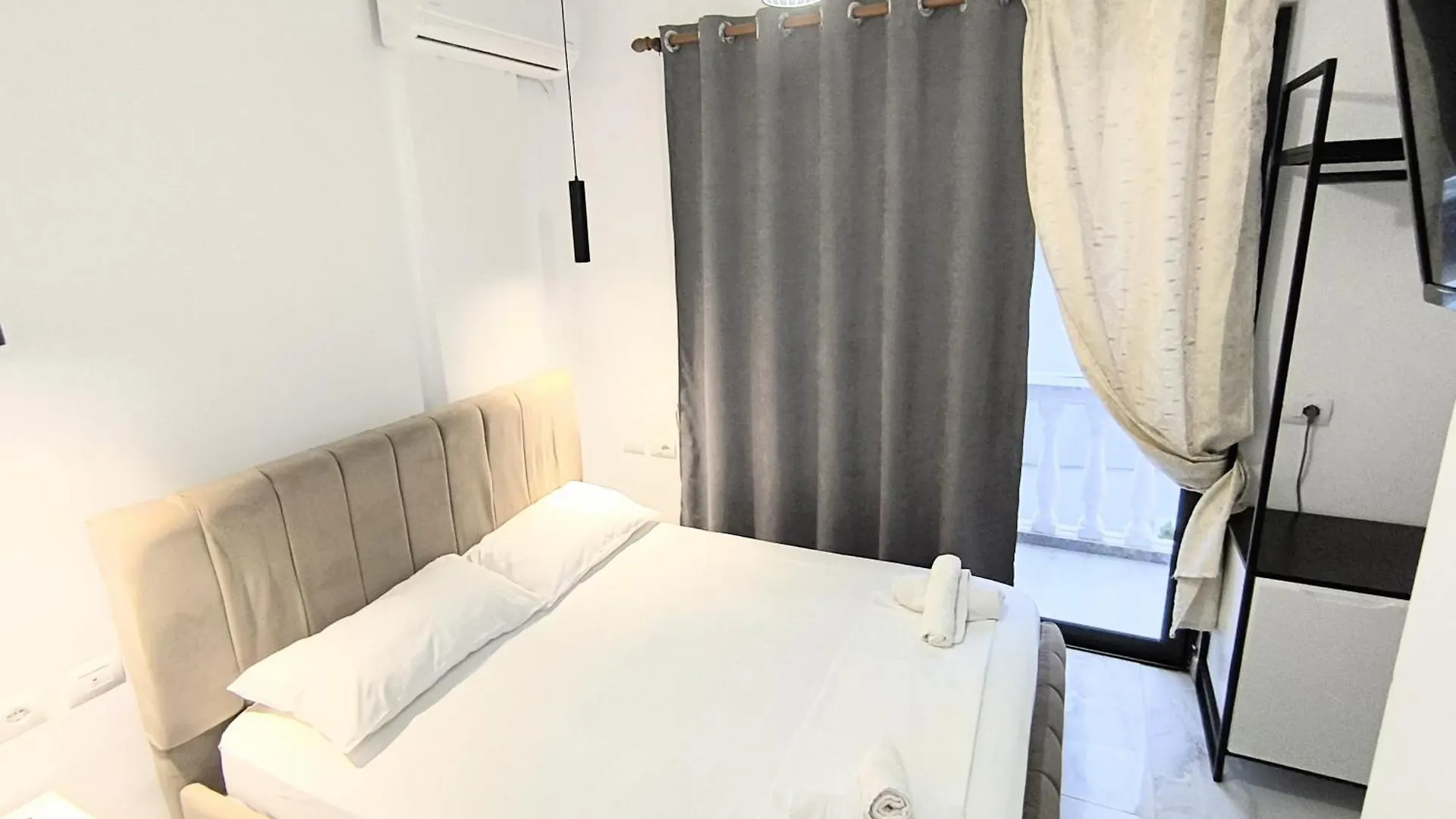 Sunset Hotel 사밀